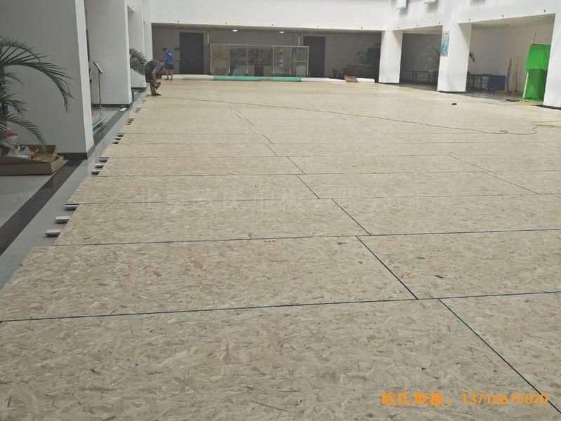 山东荷泽定陶新一中篮球馆体育木地板安装案例2