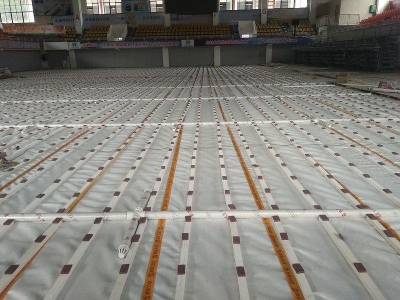 广西桂林亚盈官网县民族体育馆木地板施工案例2