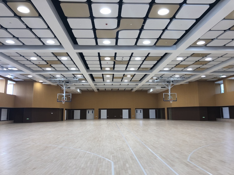 北京昌平新亚盈官网外国语学校体育馆木地板施工案例5